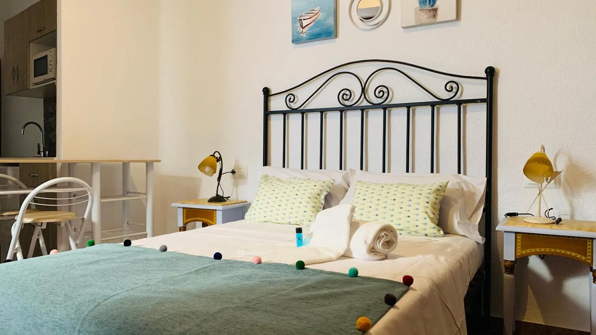 Apartamentos La Casa Del Azafran Cordoba Spain